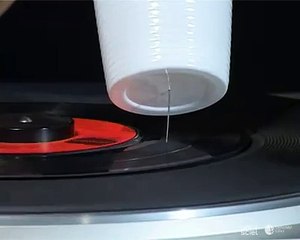 Ecouter un disque vinyle avec un goblet