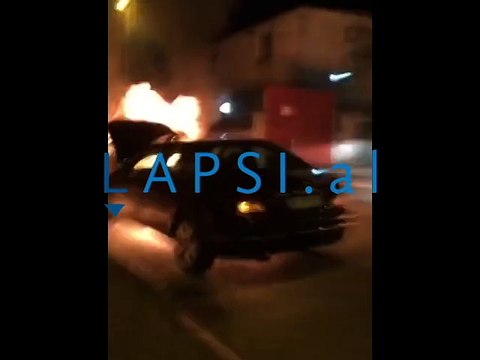 Merr flake makina te Komuna e Parisit, Tirane