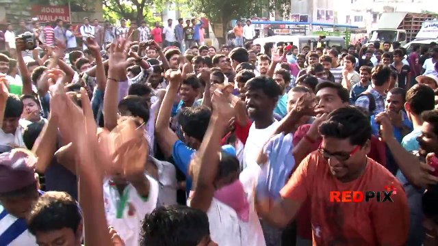 Actor Ajith Kumars Aarambam First day First show fans gala celebration in Trichy - Red Pi