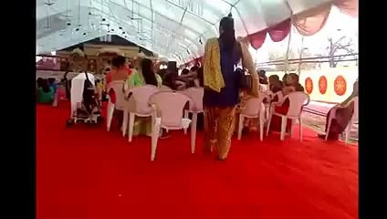 New 2016 Funny desi wedding - punjabi viyah kursi kaand lol