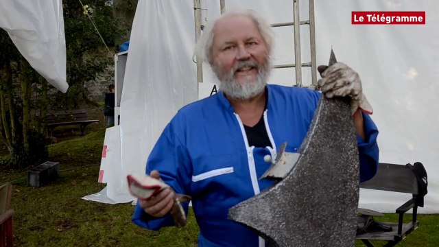 Tréguier (22). Jusqu'à minuit, les sculpteurs font des étincelles