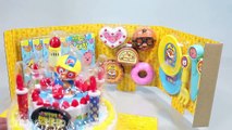 Đồ chơi bánh Gato có rất nhiều bánh kẹo trong ngày sinh nhật của bé