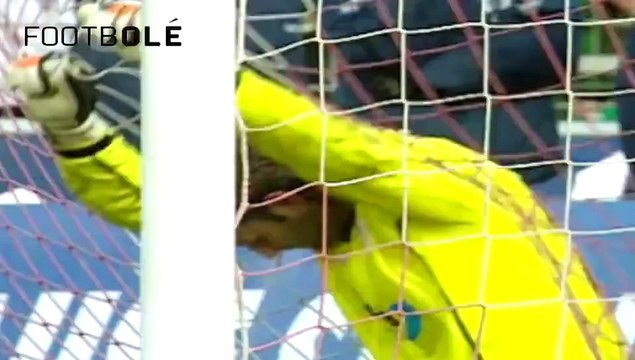 Football Headshots - Compilation de ballons direct dans la tête. KO