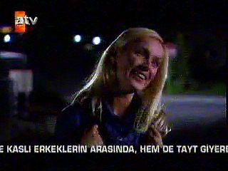 Yüreğinizin sesi uzaklara düşmesin - Kenan Işık & Zeynep Kasımlıoğlu - Sıcak Saatler