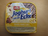 Müller Joghurt mit der Ecke Knusper Banane Schoko Flakes