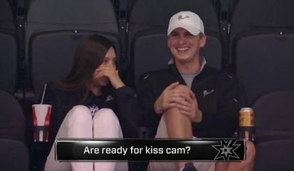 La kiss cam la plus gênante de la saison à San Antonio