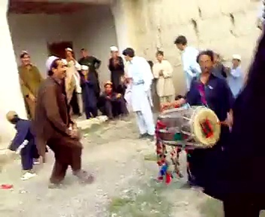 Funny Pashto Dance by Pathan