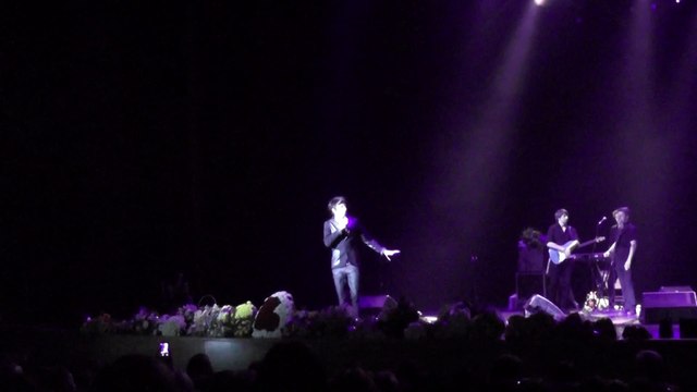 Саша Бон говорит про Диму Билана (концерт А.Бона, Москва, Crocus, 29.05.2015) (NinochkaOv)