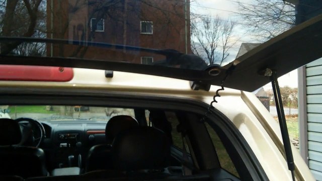 1999-04 Jeep Grand Cherokee: How To Install/Replace Rear Window Struts