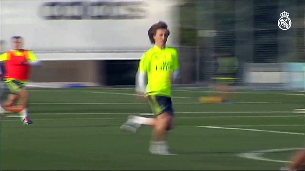 Real Madrid Training 18.12.2015 #Amazing goals and skills