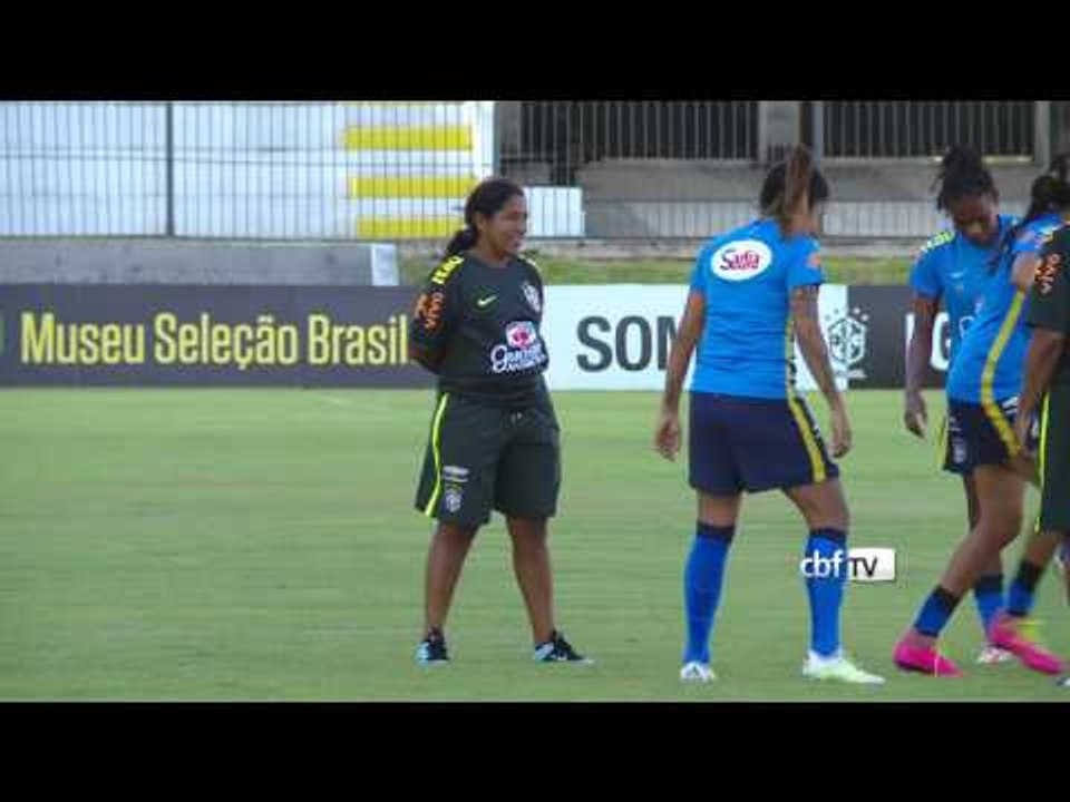 Suzana, ex-jogadora, fala da evolução do futebo...