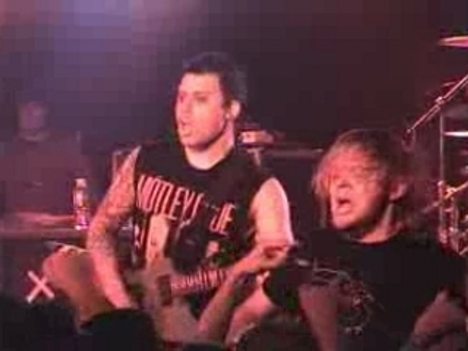 [LIVE] Atreyu - Right Side Of The Bed