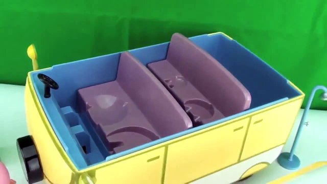 Peppa Pig's CamperVan PlaySet Daddy Pig Mummy Pig Baby George Pig MarblesBox | Peppa Pig German