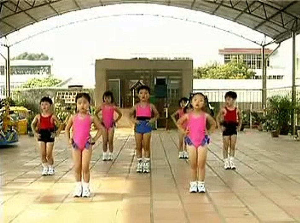 Bài tập thể dục buổi sáng cho bé