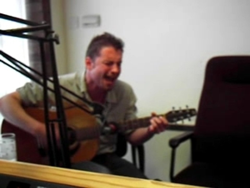 Jonny Field playing live