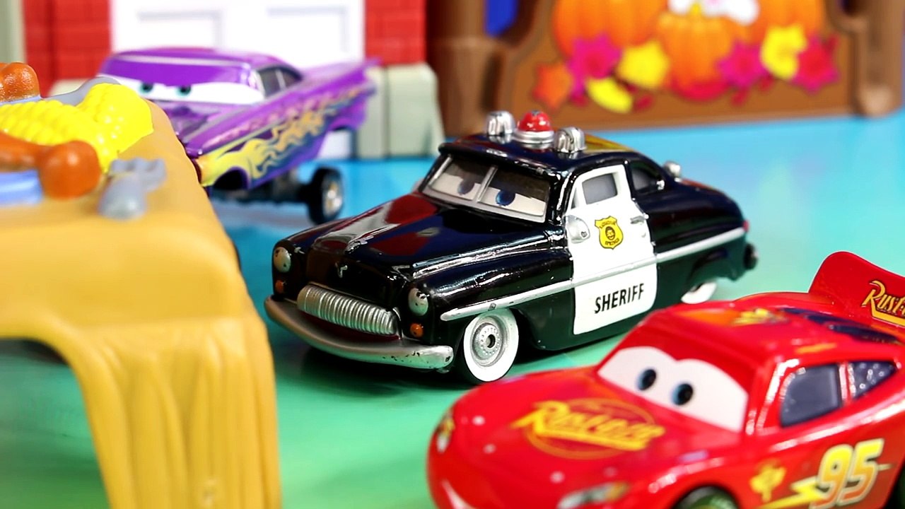 Disney Pixar Cars Lightning McQueen & Mater Give Thanksgiving Thanks And Visit Pilgrims