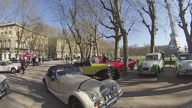 Rassemblement voitures de collection à Bordeaux