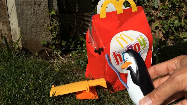 Mac Donalds Happy meal penguins of madagascar toys pinguinos Pingouins Pingwiny Mac Donald's Happy meal penguins of madagascar toys pingüinos Pingouins Pingwiny