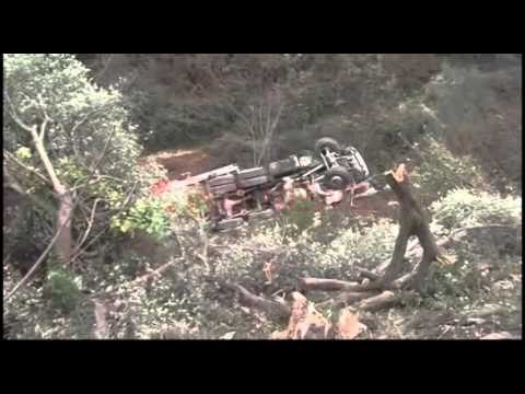 Kamioni i nisur për në Krujë del nga rruga, bie 70 metra poshtë - Ora News- Lajmi i fundit