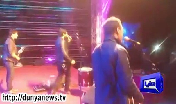 5000 Indian youth sing Saara Pakistan in Strings Concert in India
