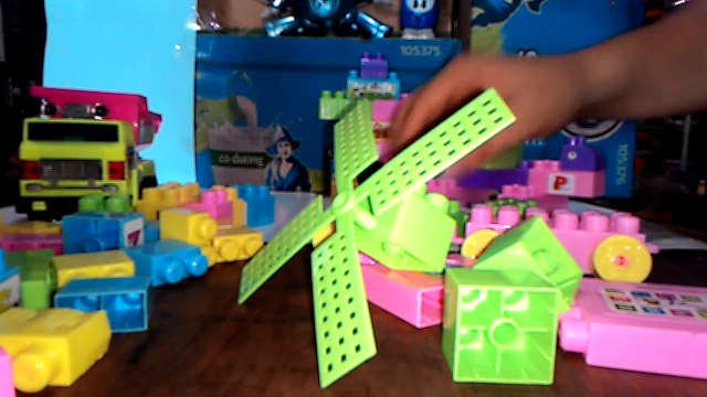 VKidStudio tập 23 - Chơi ráp Robot transformer Cá sấu Xe ô tô l Assembly Crocodiles Play Cars