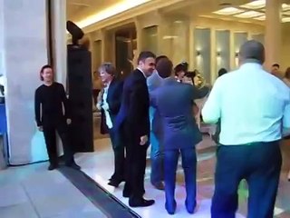 Медведев в центре внимания: необычное танцевальное выступление 🕺