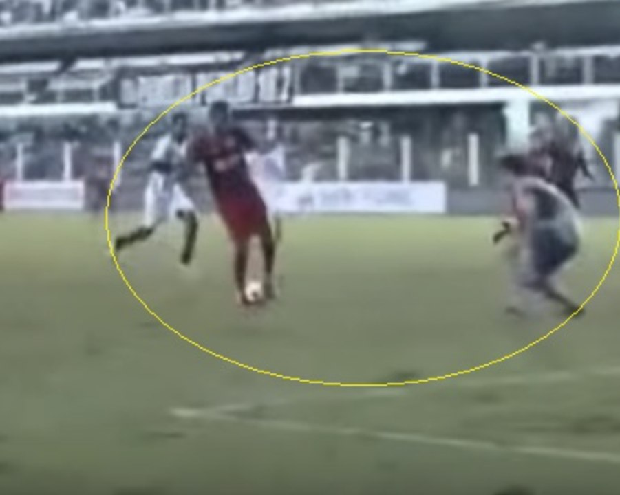 But de l'année : Geuvanio marque d'une superbe lambretta - Santos