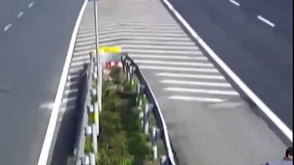 Cezadan Kaçan Sürücü Bakın Ne Yaptı!