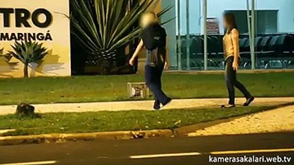 Ağlayan Kıza Yardım Etmek İstediklerine Pişman Oldular