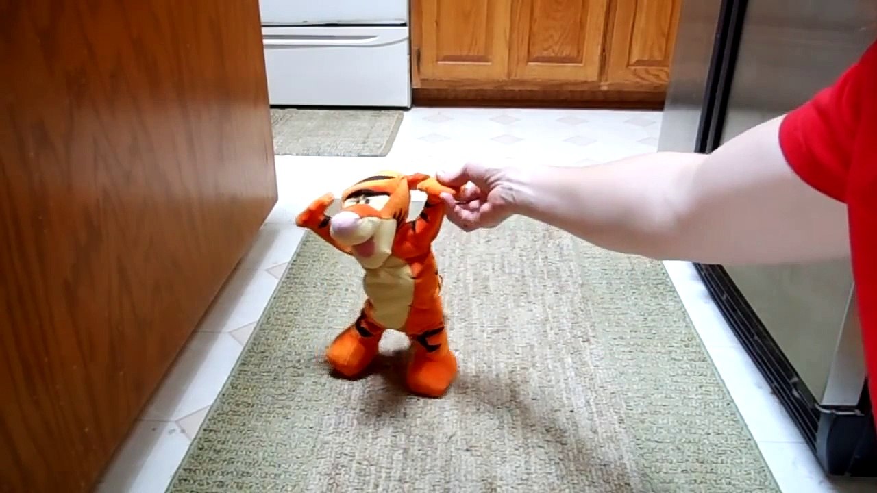 Winnie-the-Pooh (Film Character) DISNEY WINNIE THE POOH TUMBLE TIME TIGGER TUMBLING TOY
