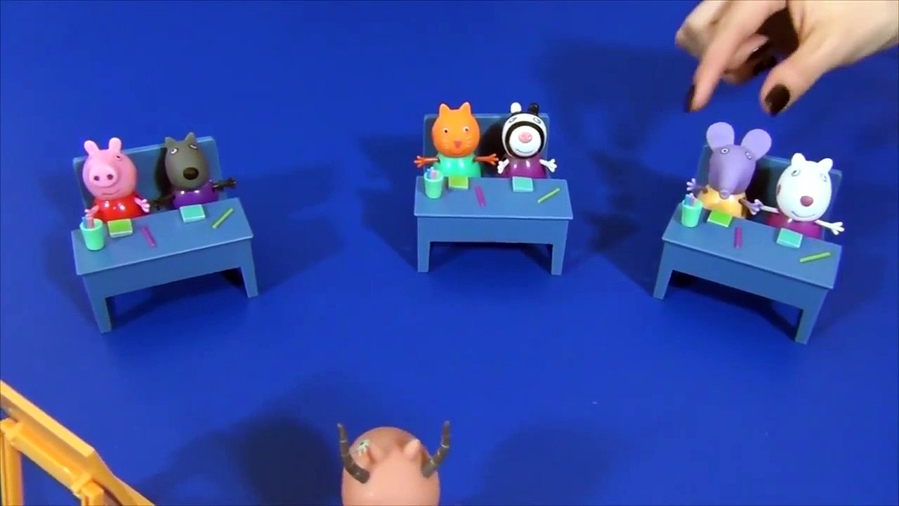 peppa cochone Peppa Pig School House Peek N Surprise Playset Ecole Scuola Jouets de Peppa