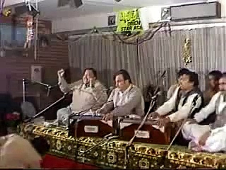 Aaye hain wo mareez e mohabbat ko dekh kar