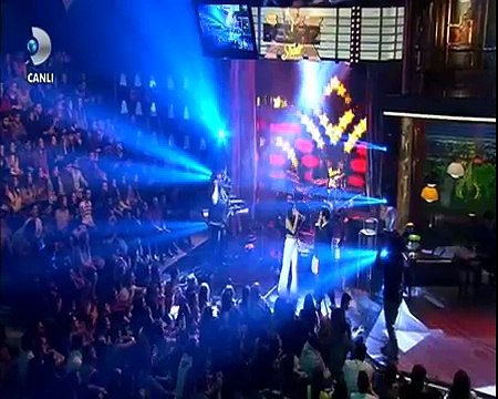 Simge Sağın ve Buray Düeti Beyaz Show 18 Aralık 2015