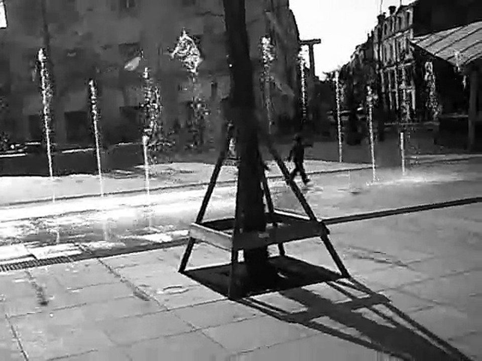 "Bisounours" CocoRosie ft. Spleen