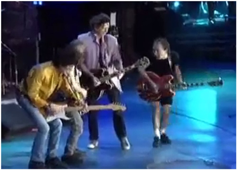 The Rolling Stones with special Guests AC/DC's Angus and Malcolm Young - Live Gig!