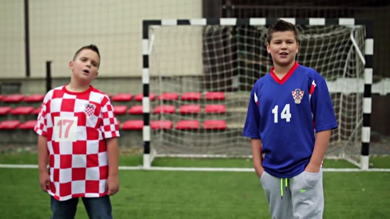 Petra Kovačević - Kad se obogatim (OFFICIAL MUSIC VIDEO)