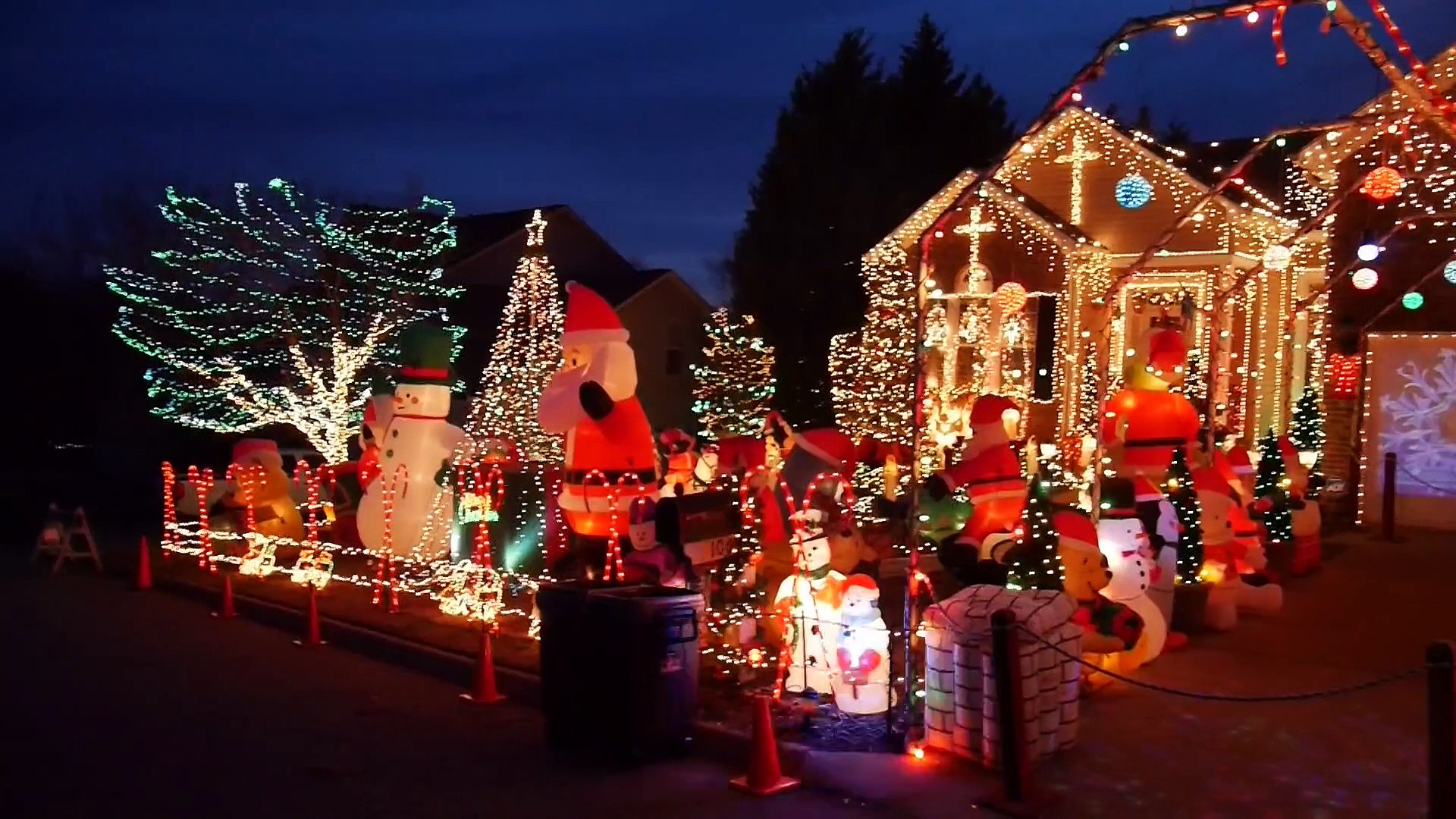 Tommy & Tony's Holiday Lights - 325,000 + Christmas Lights ! - video  Dailymotion