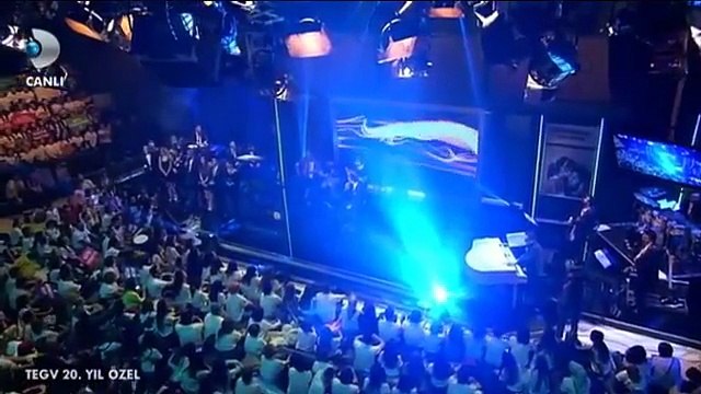 Barış Arduç Nayino Şarkısını Söylüyor