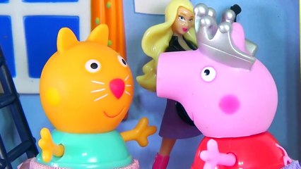 Dora Peppa Pig Candy e Dora Estão Atrasadas para Ballet e Pig George Ameaça. Em Português BR