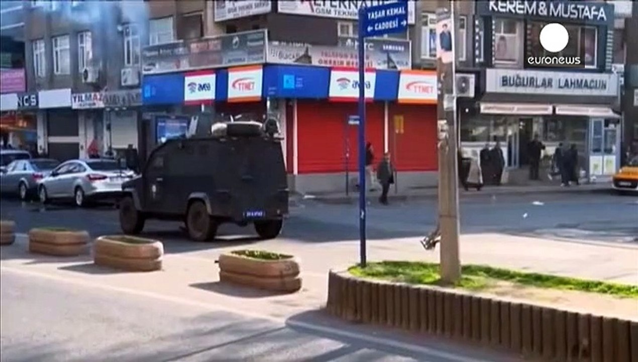 دیاربکر؛ تظاهرات هزاران نفری علیه عملیات ارتش ترکیه
