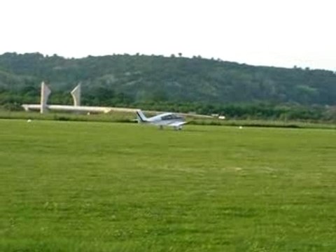 Décollage de DR400 à Saint-Gaudens