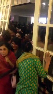 Madness at Agha Noor sale at Dolman Mall Clifton - Utter Madness