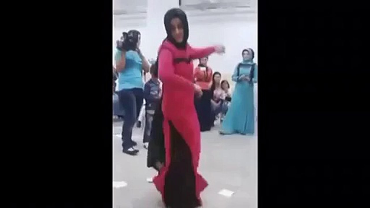 Kapalı kızdan çılgın dans , 2016 ,İzle 2016