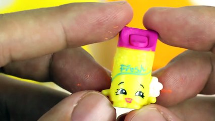 Video herunterladen: peppa pig Play Doh Lollipops Surprise Eggs Peppa pig Cars Frozen Hello Kitty Toys anna