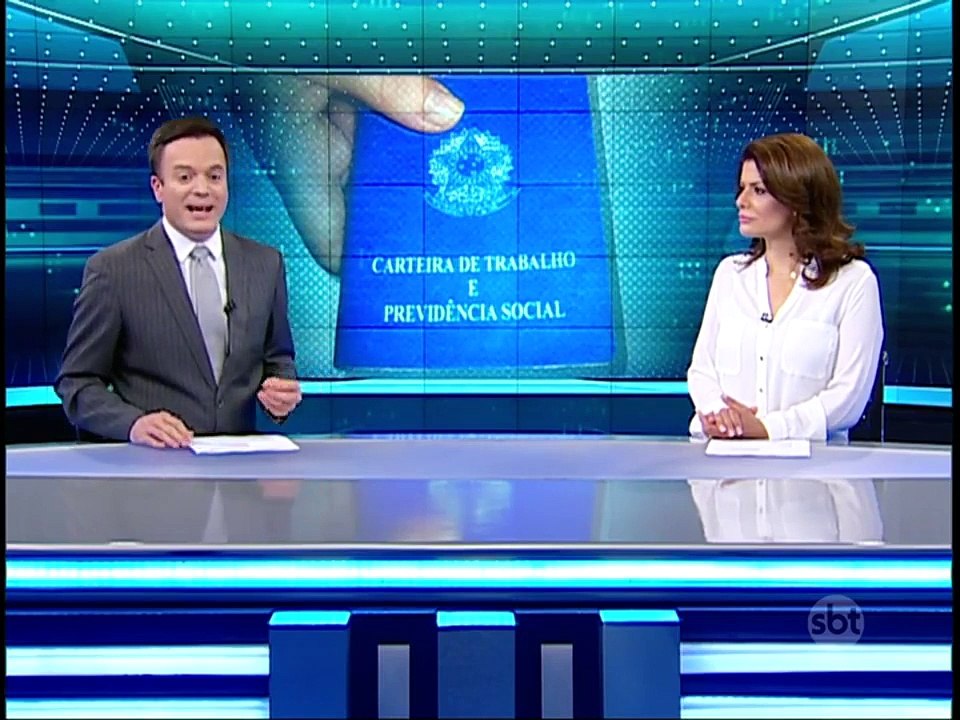 Brasil fecha 130 mil vagas de trabalho com carteira assinada em novembro