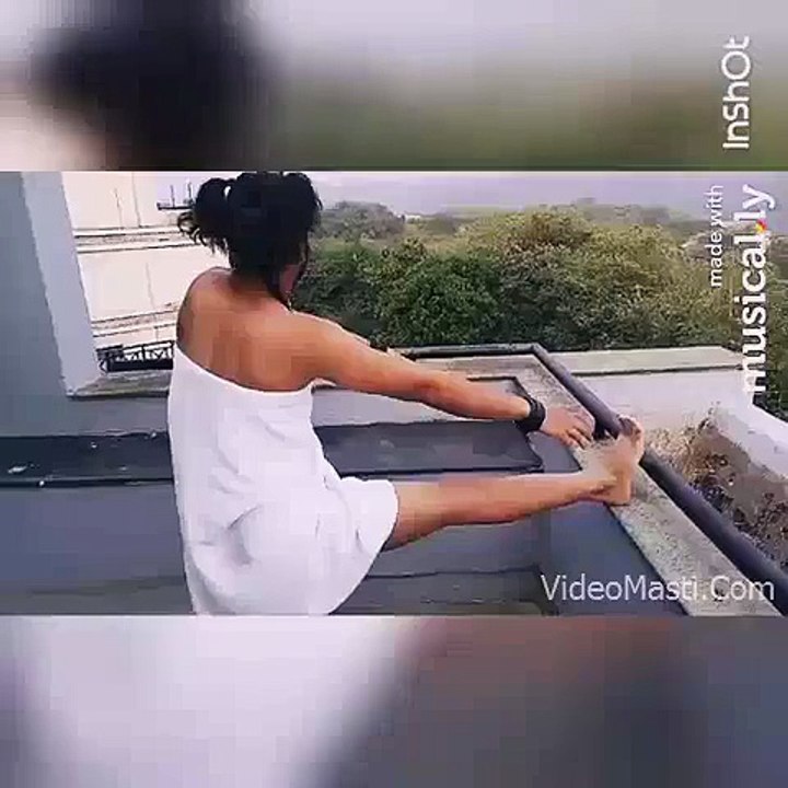 OMG what the girl doing