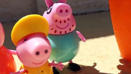 Peppa Pig and Daddy Pig Have Water Dumped on Them by Mickey Mouse for Ice Bucket Challenge