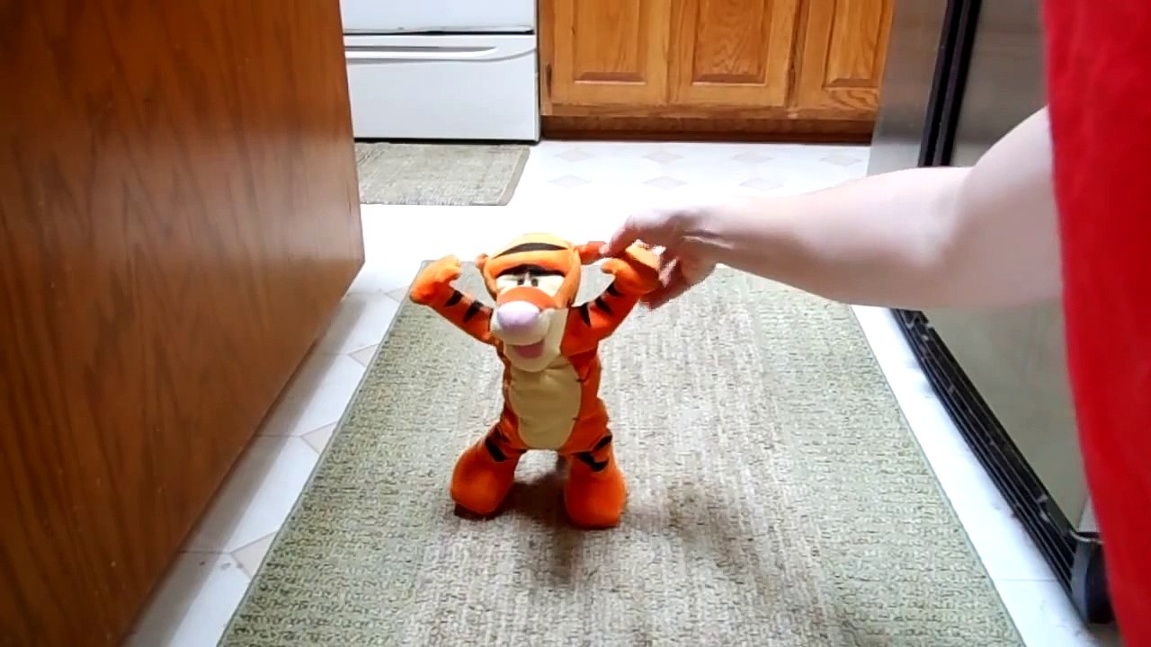 Tumble Time Tigger DISNEY WINNIE THE POOH TUMBLE TIME TIGGER TUMBLING TOY Disney Pooh