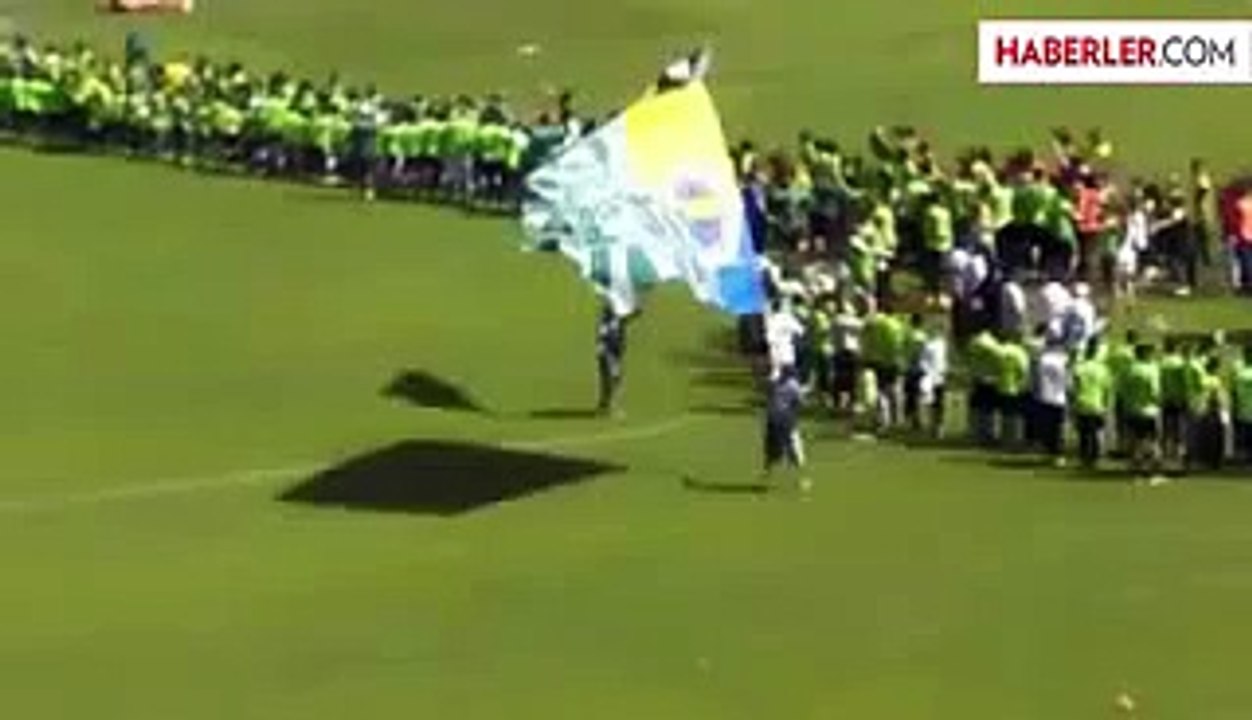 Alex De Souza'dan Brezilya'da Fenerbahçe Bayrağı Eşliğinde Ağlatan Jübile