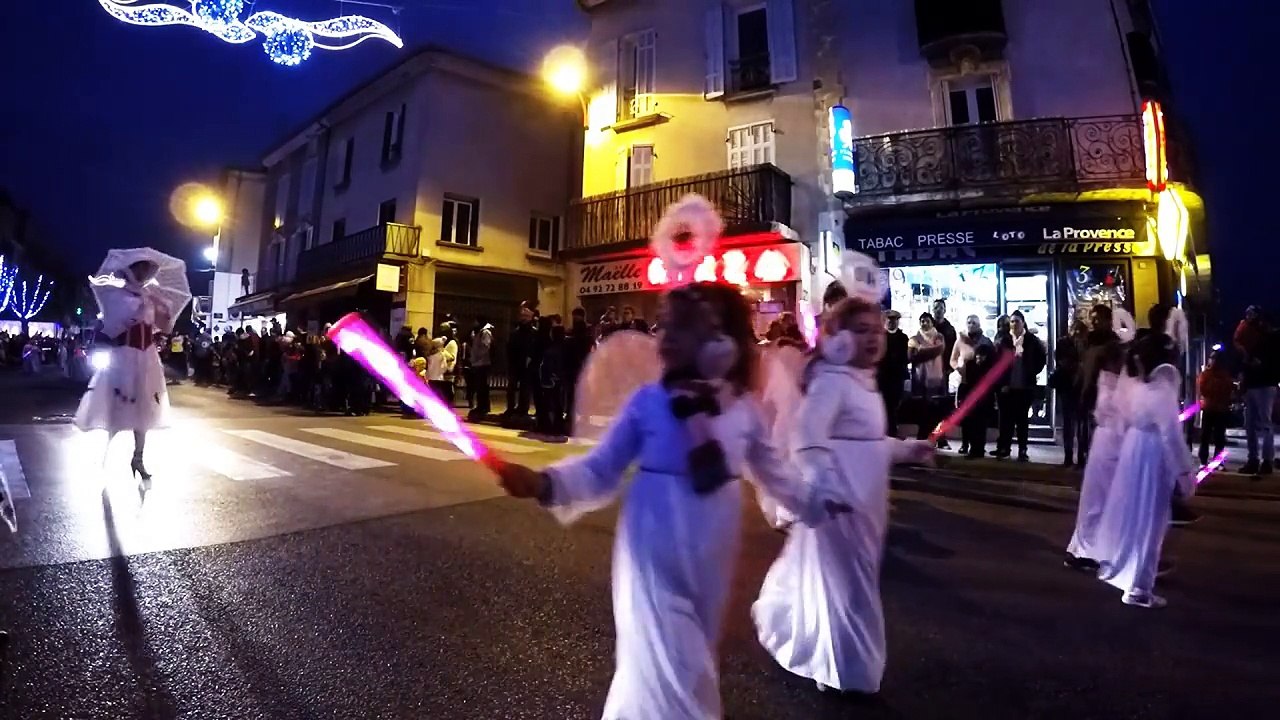 Parade Noel 2015 à Oraison